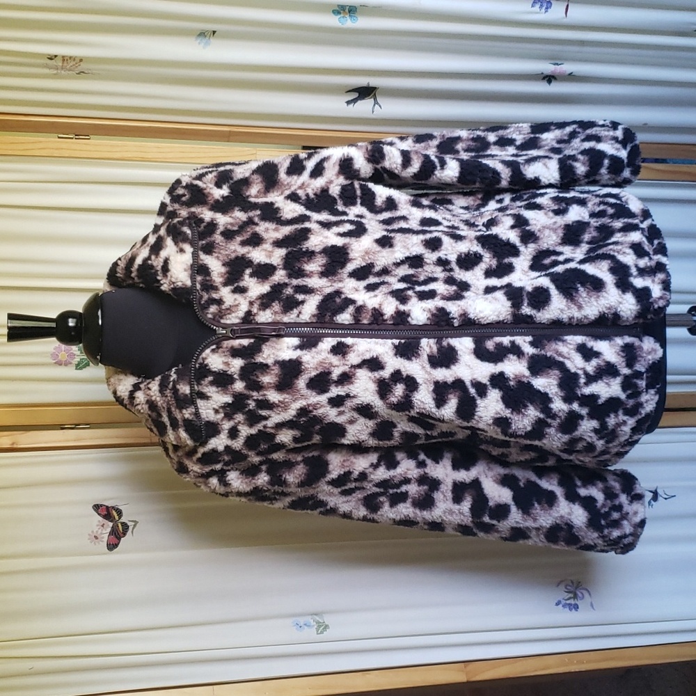 Members mark teddy jacket large